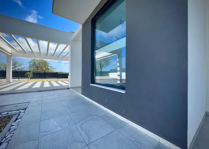 Paraiso - With Private Pool Villa Alcantarilha