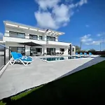 Paraiso - With Private Pool