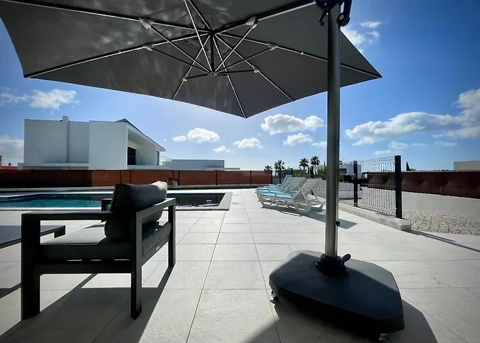 Paraiso - With Private Pool Villa Alcantarilha